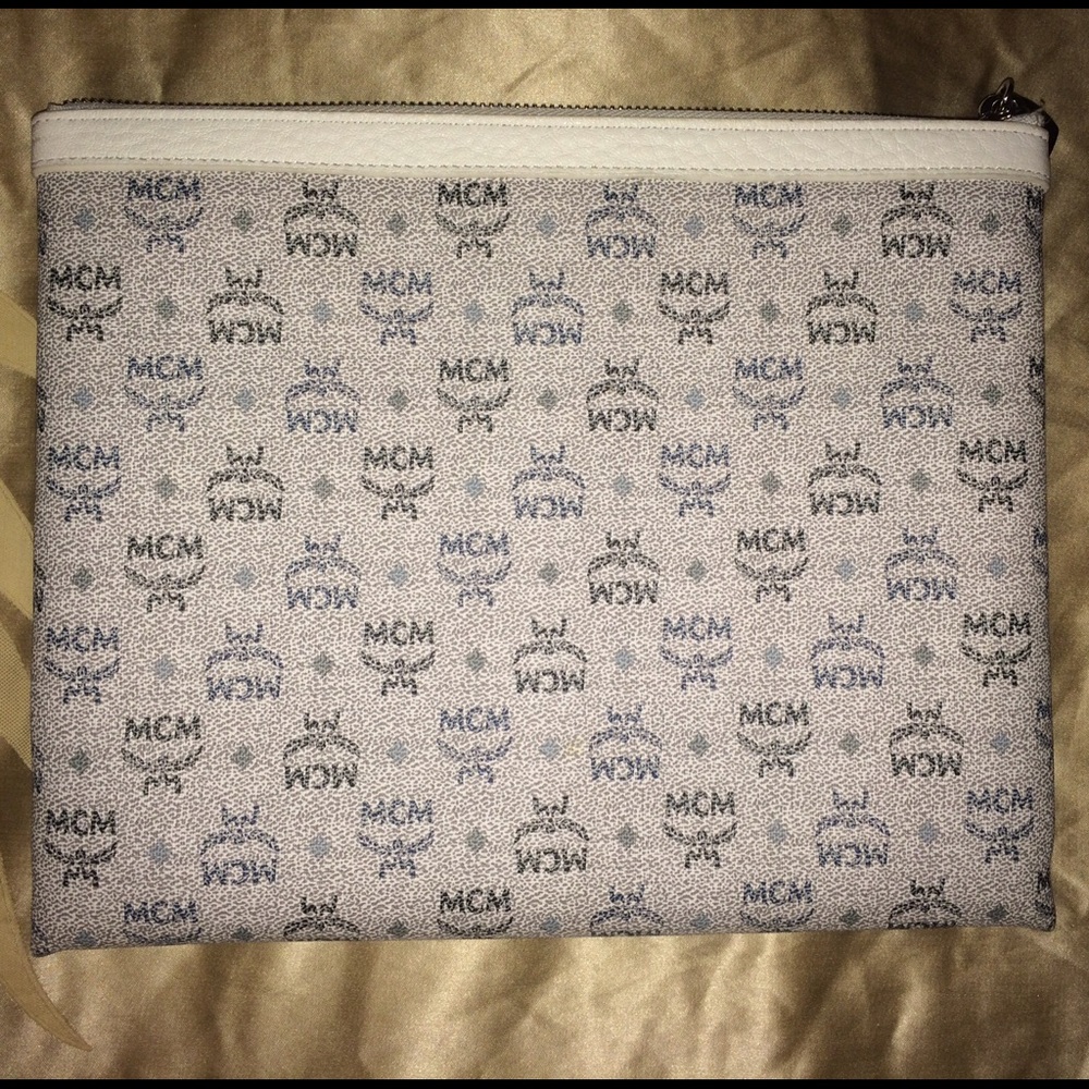 MCM White Pouch